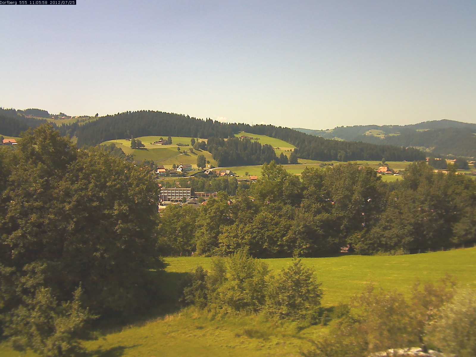 Webcam-Bild: Aussicht vom Dorfberg in Langnau 20120725-110600
