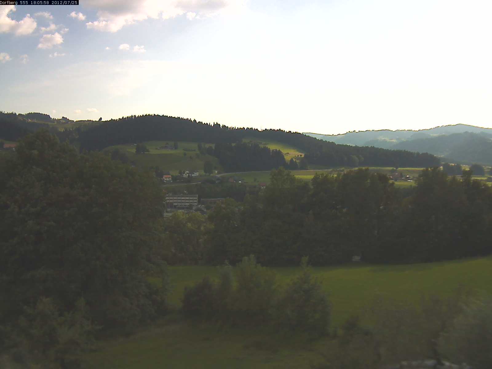 Webcam-Bild: Aussicht vom Dorfberg in Langnau 20120725-180600