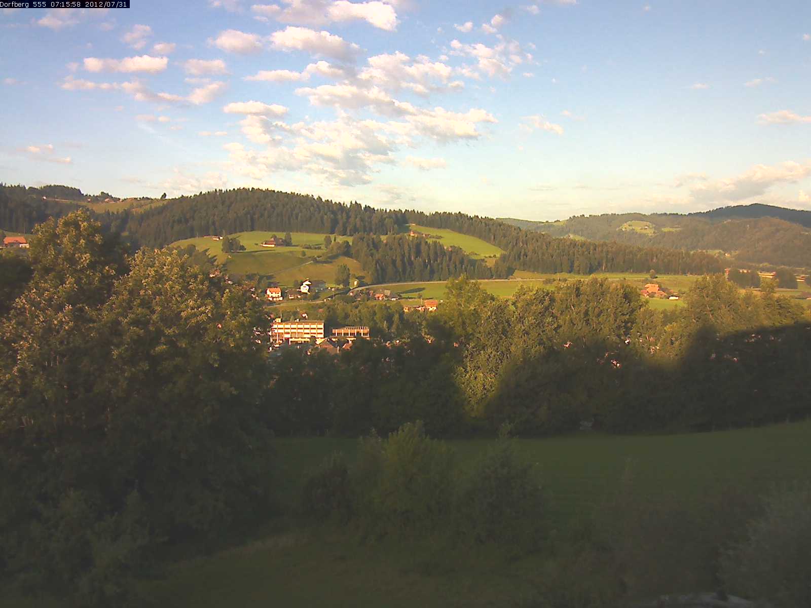 Webcam-Bild: Aussicht vom Dorfberg in Langnau 20120731-071600