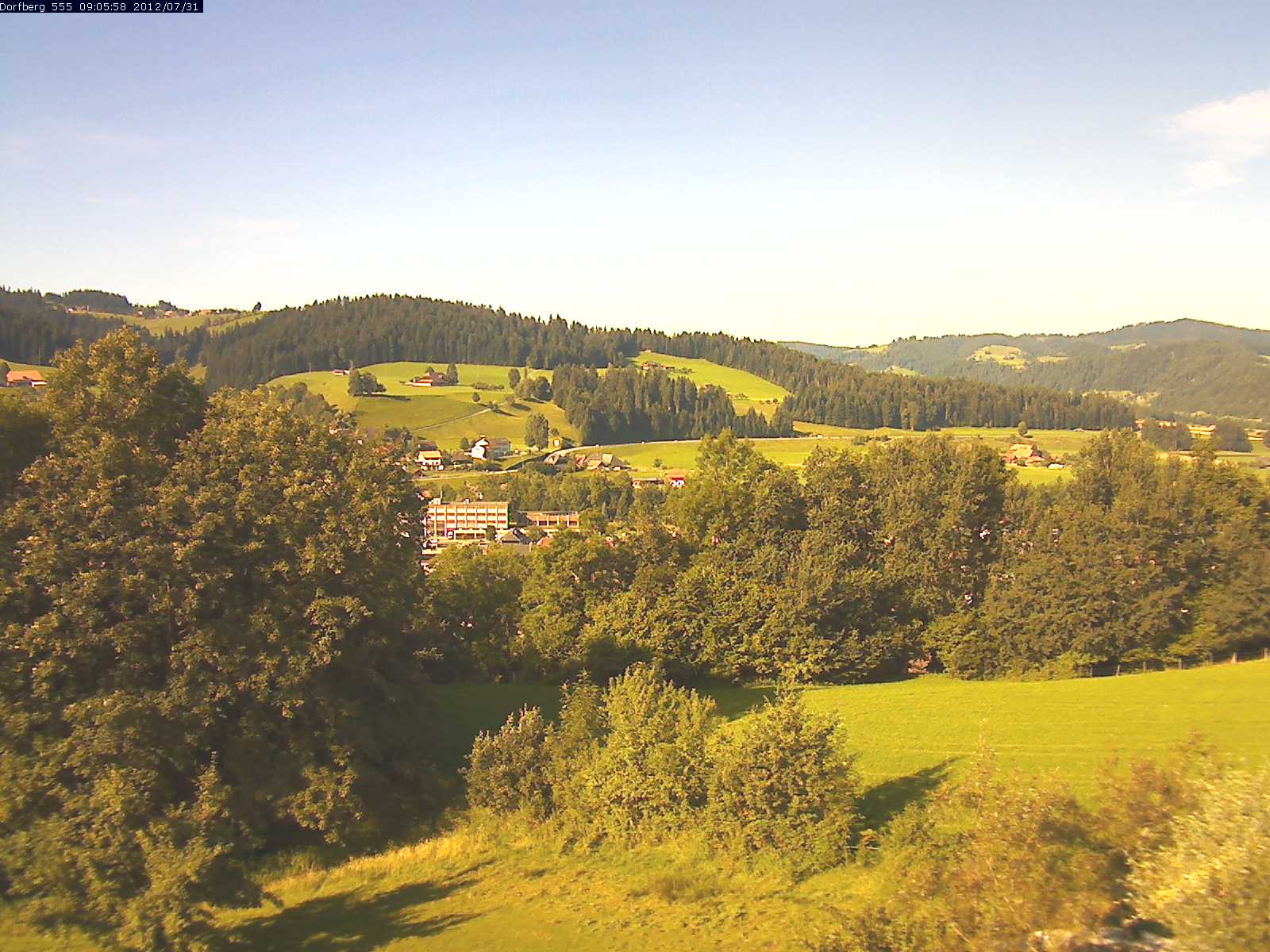 Webcam-Bild: Aussicht vom Dorfberg in Langnau 20120731-090600