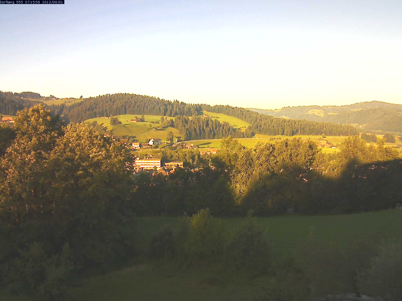 Webcam-Bild: Aussicht vom Dorfberg in Langnau 20120801-071600