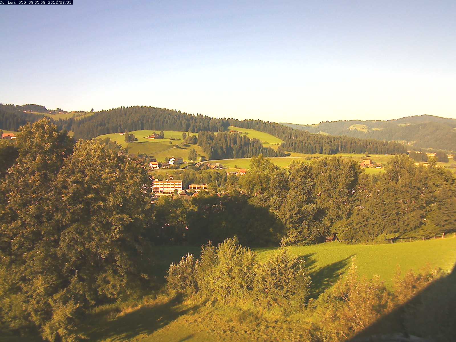 Webcam-Bild: Aussicht vom Dorfberg in Langnau 20120801-080600