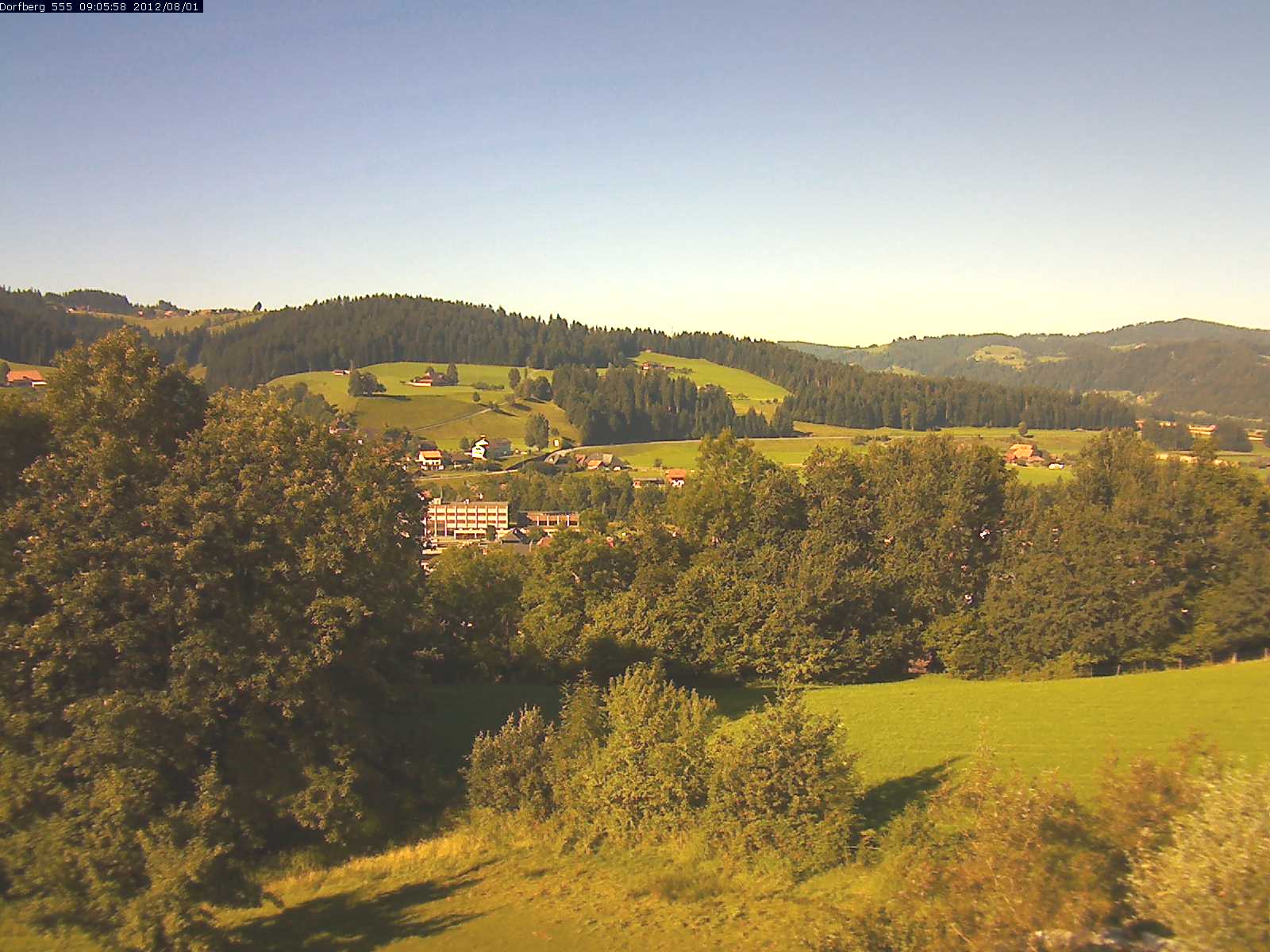 Webcam-Bild: Aussicht vom Dorfberg in Langnau 20120801-090600