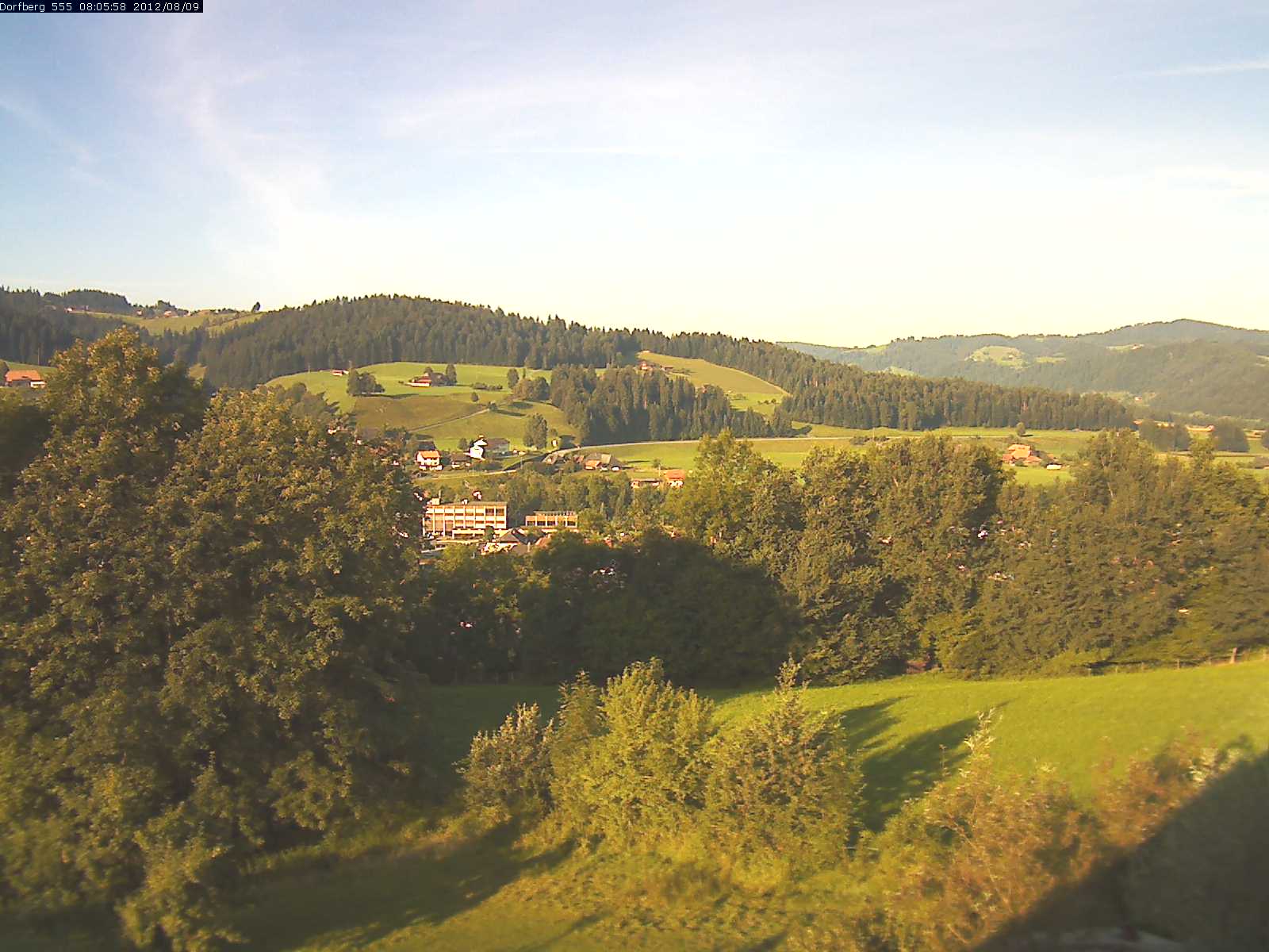Webcam-Bild: Aussicht vom Dorfberg in Langnau 20120809-080600