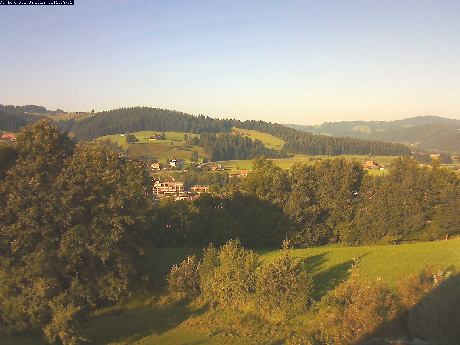 Webcam-Bild: Aussicht vom Dorfberg in Langnau 20120811-080600