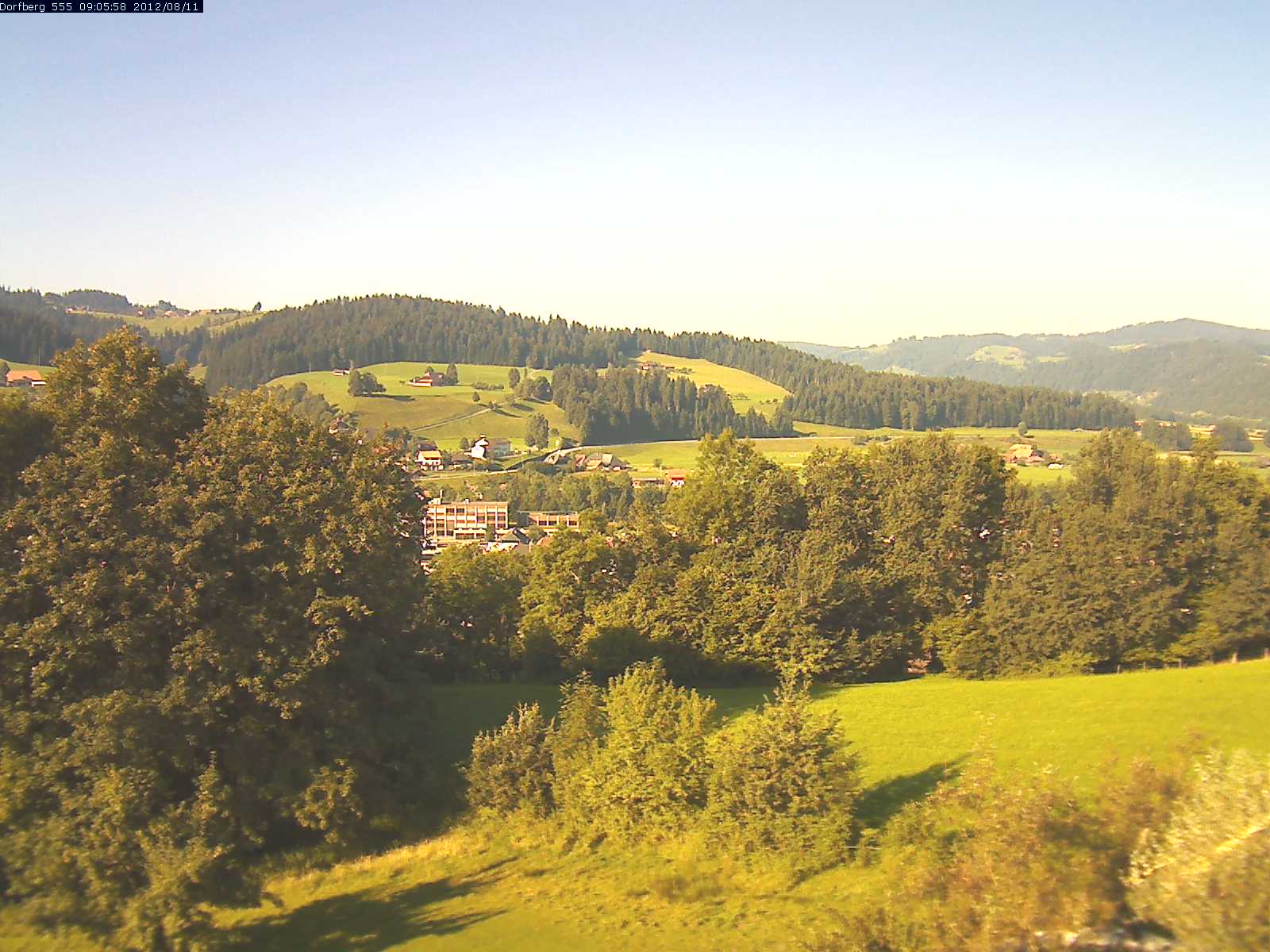 Webcam-Bild: Aussicht vom Dorfberg in Langnau 20120811-090600