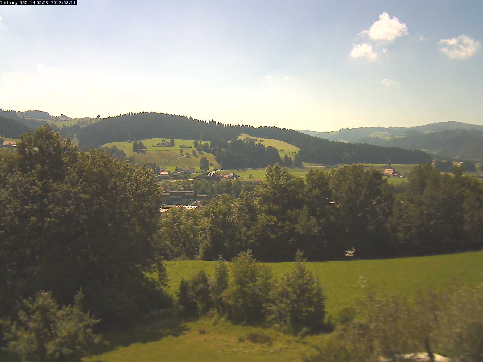 Webcam-Bild: Aussicht vom Dorfberg in Langnau 20120811-140600