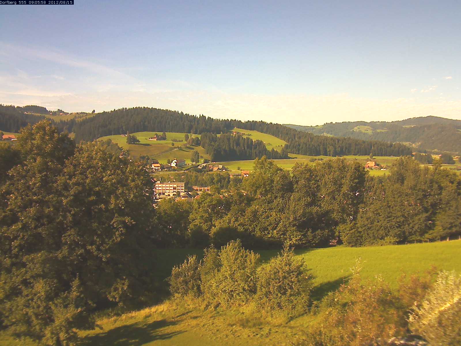 Webcam-Bild: Aussicht vom Dorfberg in Langnau 20120815-090600