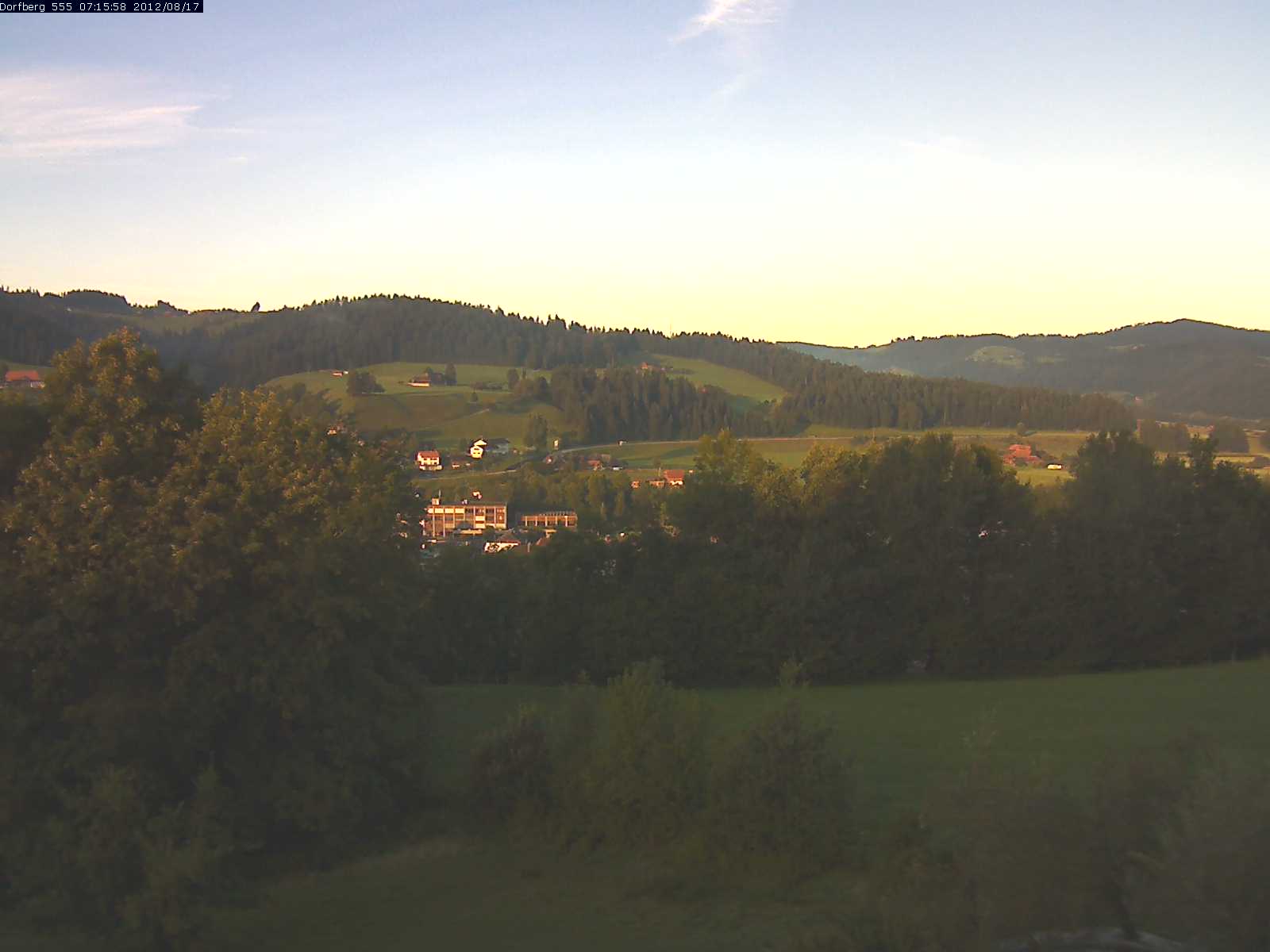 Webcam-Bild: Aussicht vom Dorfberg in Langnau 20120817-071600