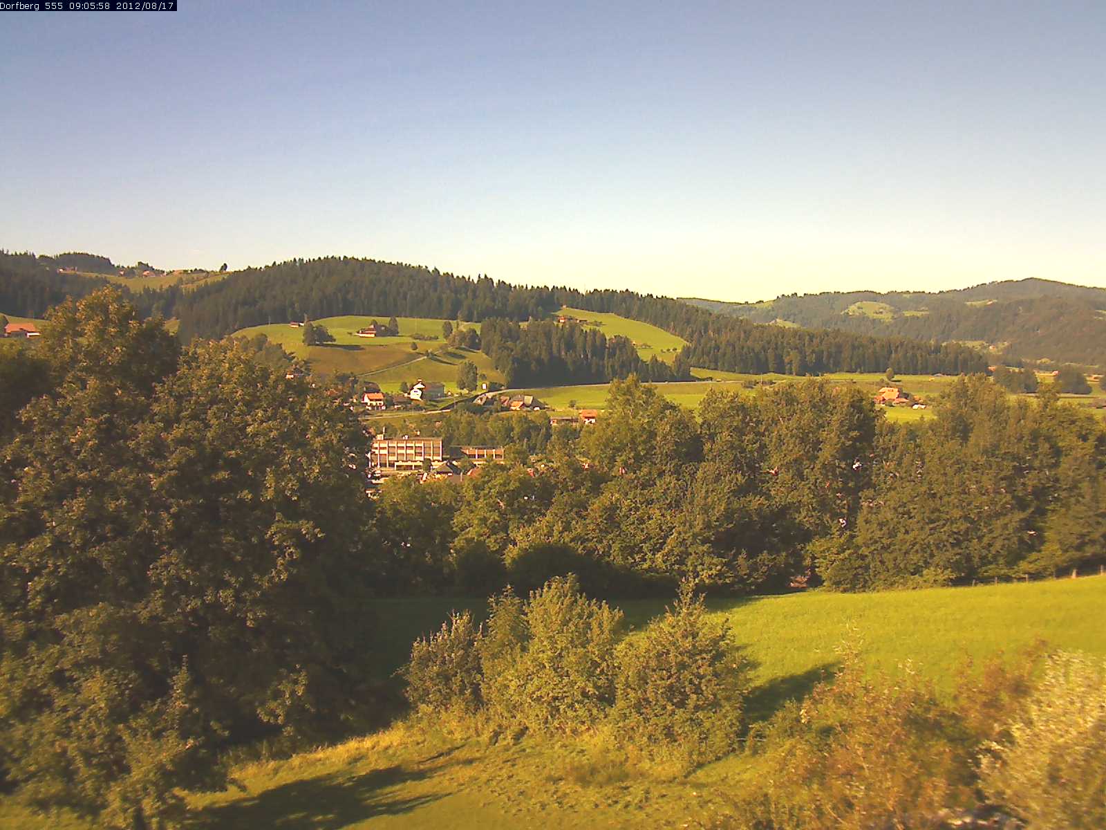 Webcam-Bild: Aussicht vom Dorfberg in Langnau 20120817-090600