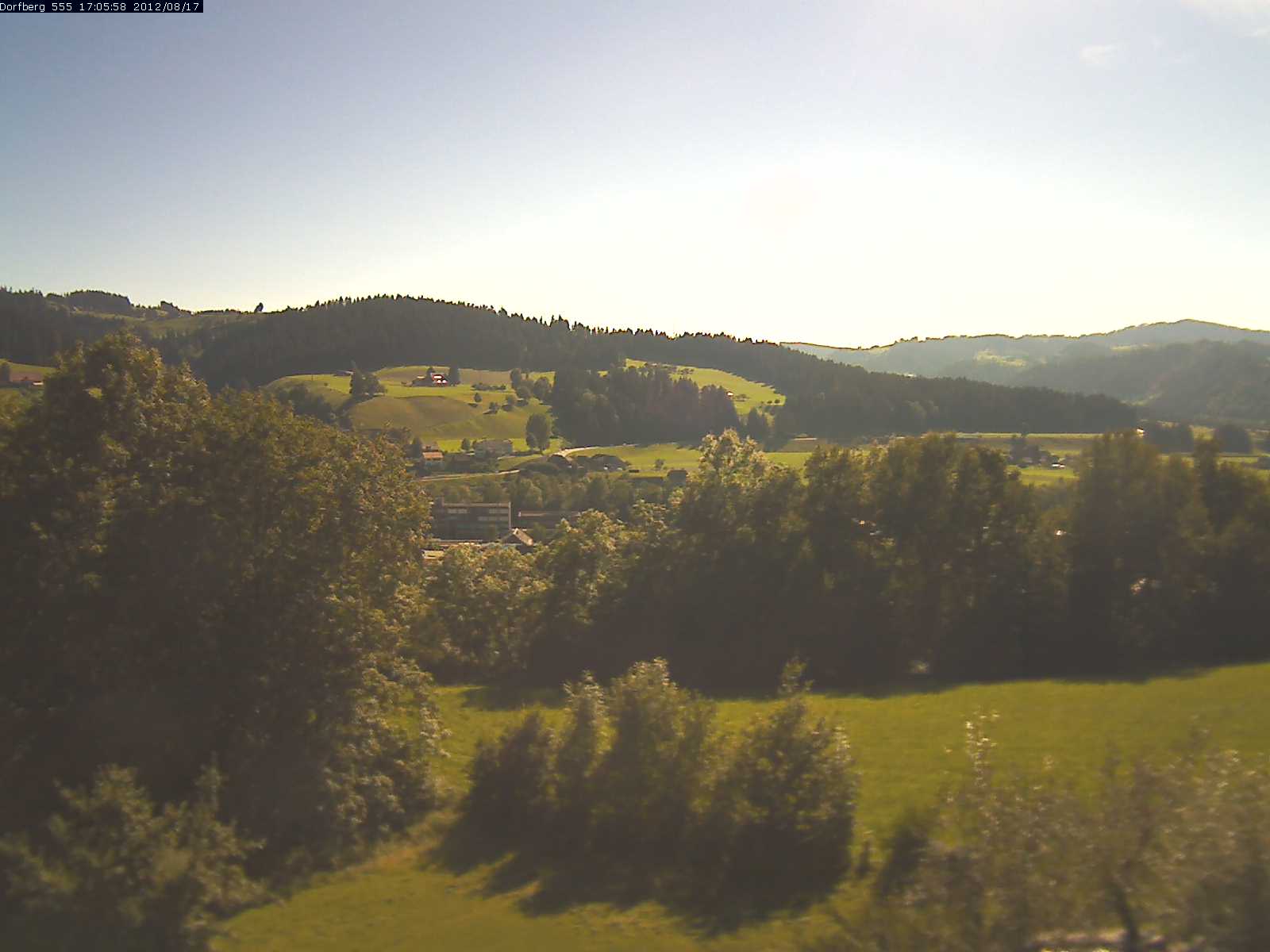 Webcam-Bild: Aussicht vom Dorfberg in Langnau 20120817-170600