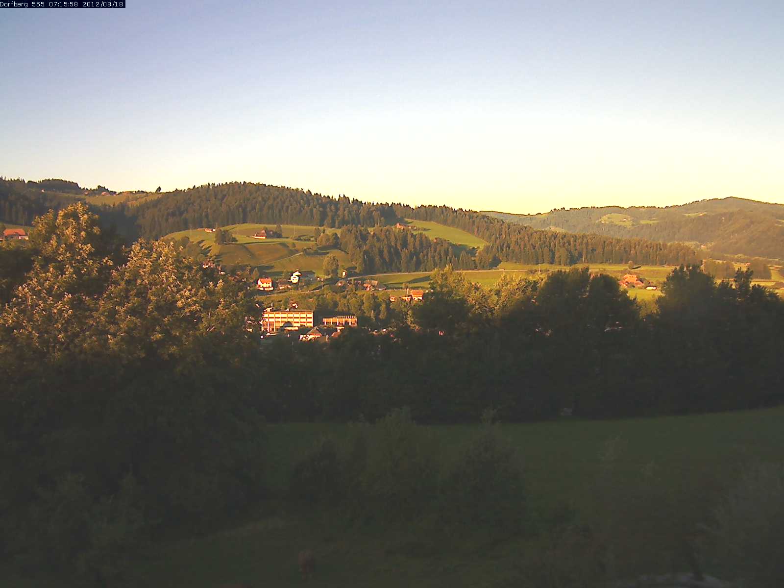 Webcam-Bild: Aussicht vom Dorfberg in Langnau 20120818-071600