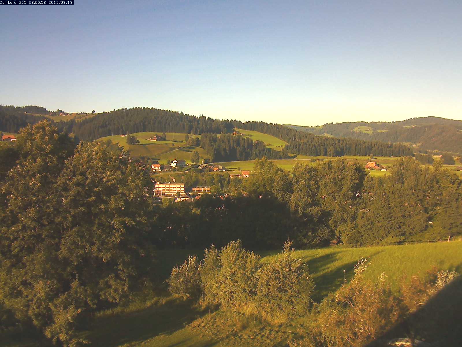 Webcam-Bild: Aussicht vom Dorfberg in Langnau 20120818-080600