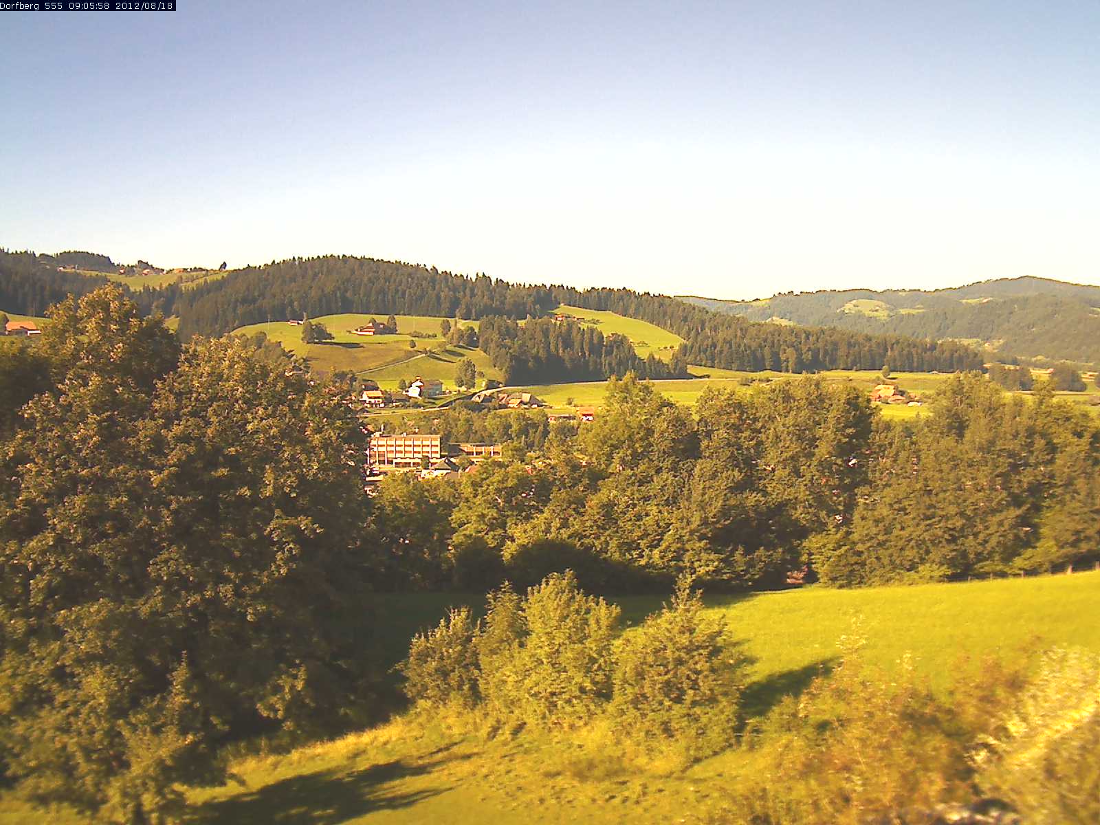 Webcam-Bild: Aussicht vom Dorfberg in Langnau 20120818-090600