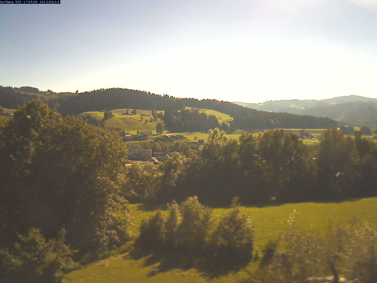 Webcam-Bild: Aussicht vom Dorfberg in Langnau 20120818-170600