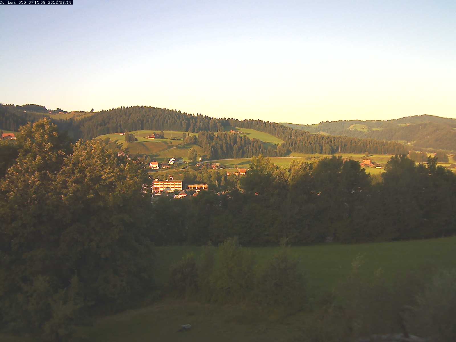 Webcam-Bild: Aussicht vom Dorfberg in Langnau 20120819-071600