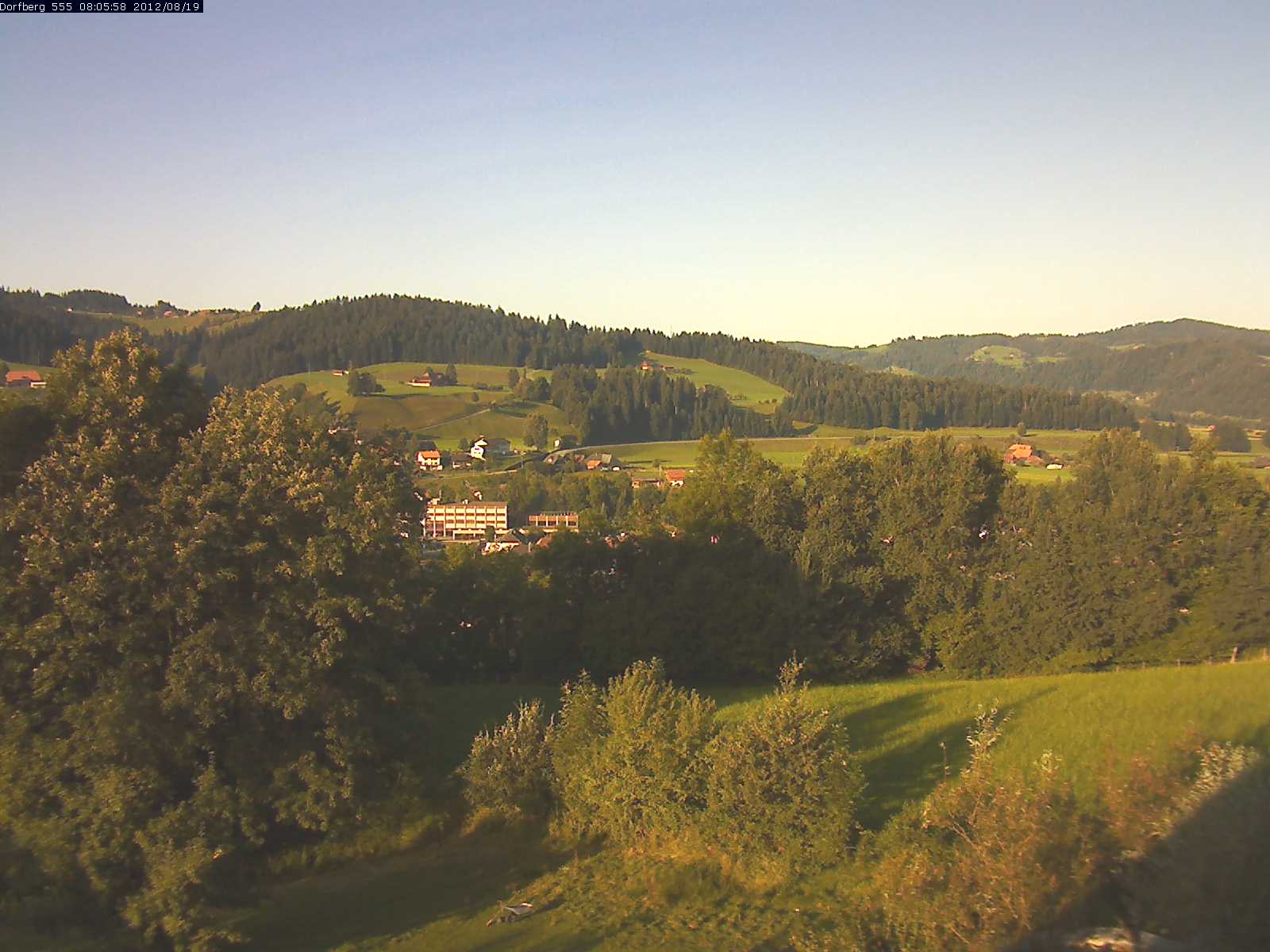 Webcam-Bild: Aussicht vom Dorfberg in Langnau 20120819-080600