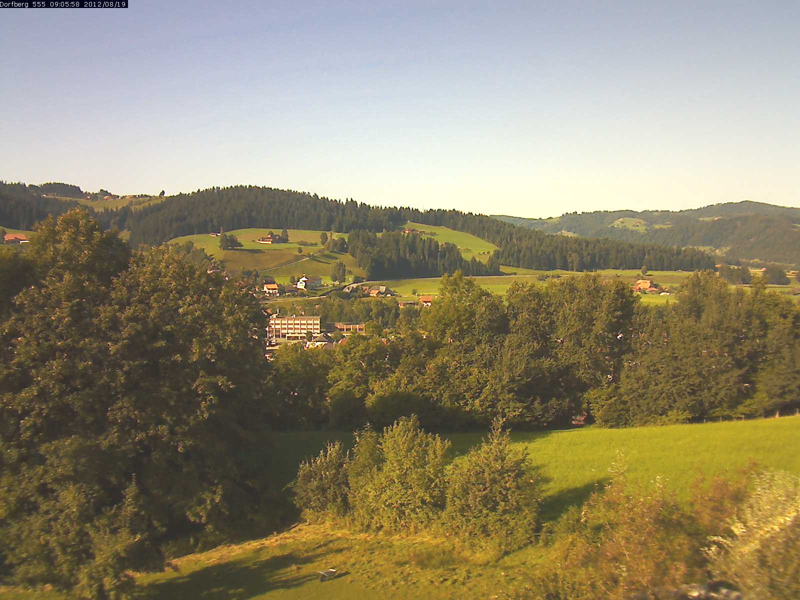Webcam-Bild: Aussicht vom Dorfberg in Langnau 20120819-090600