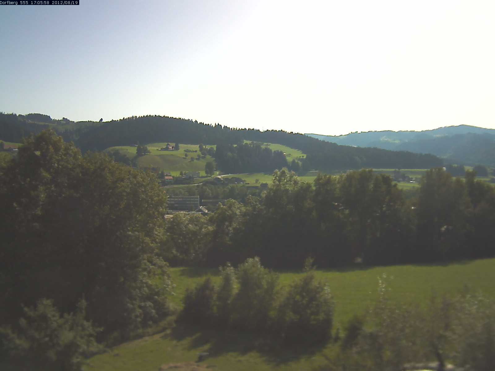 Webcam-Bild: Aussicht vom Dorfberg in Langnau 20120819-170600