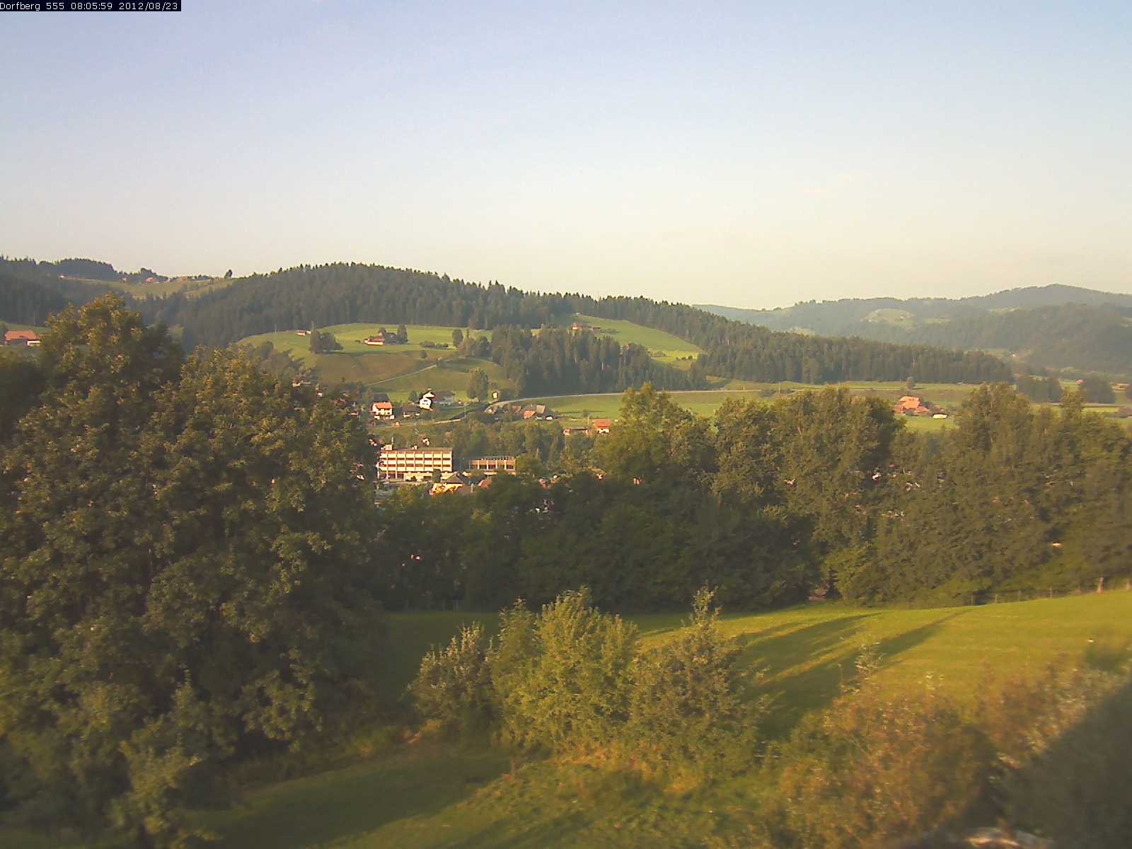 Webcam-Bild: Aussicht vom Dorfberg in Langnau 20120823-080600