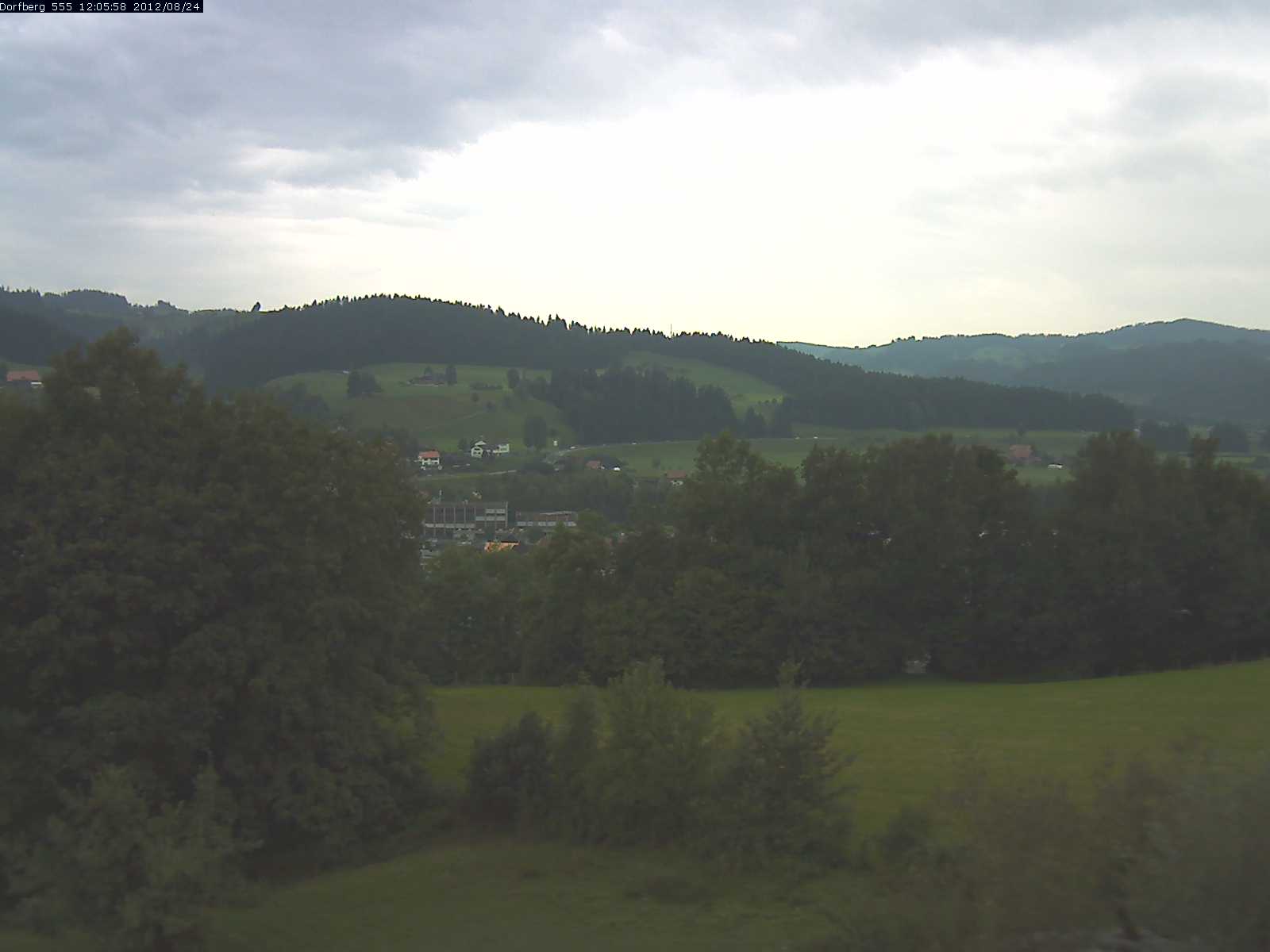 Webcam-Bild: Aussicht vom Dorfberg in Langnau 20120824-120600