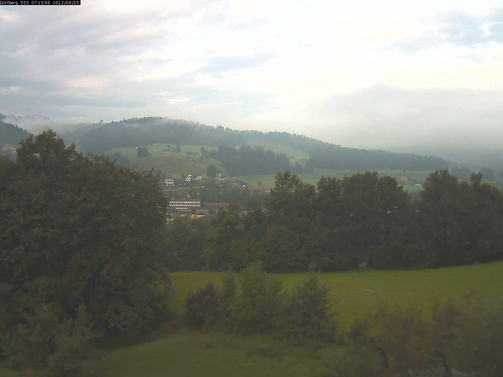 Webcam-Bild: Aussicht vom Dorfberg in Langnau 20120825-071600