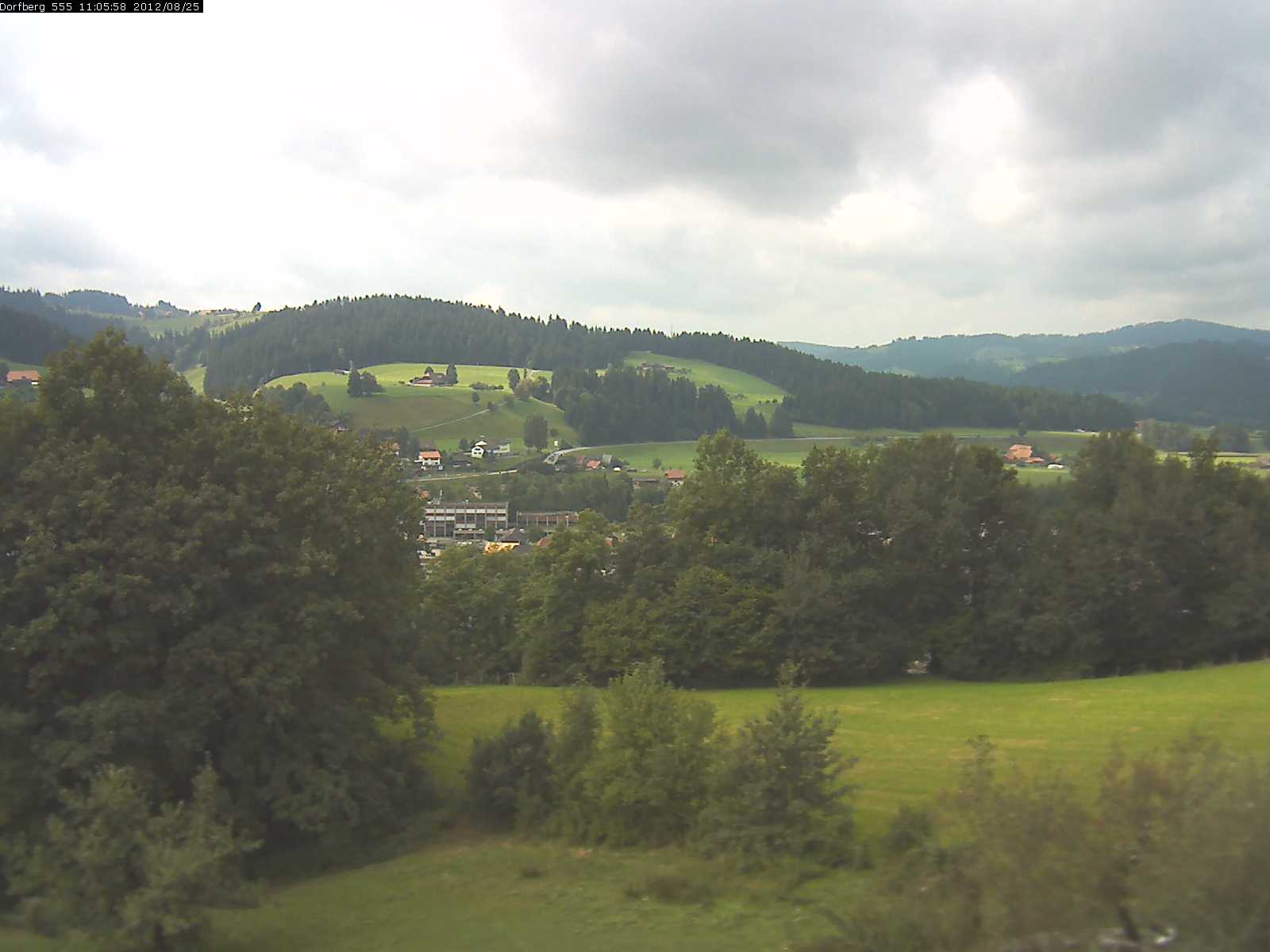 Webcam-Bild: Aussicht vom Dorfberg in Langnau 20120825-110600