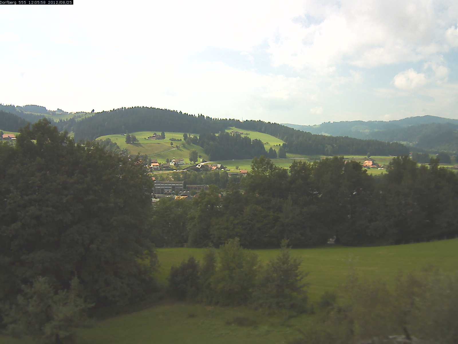 Webcam-Bild: Aussicht vom Dorfberg in Langnau 20120825-120600