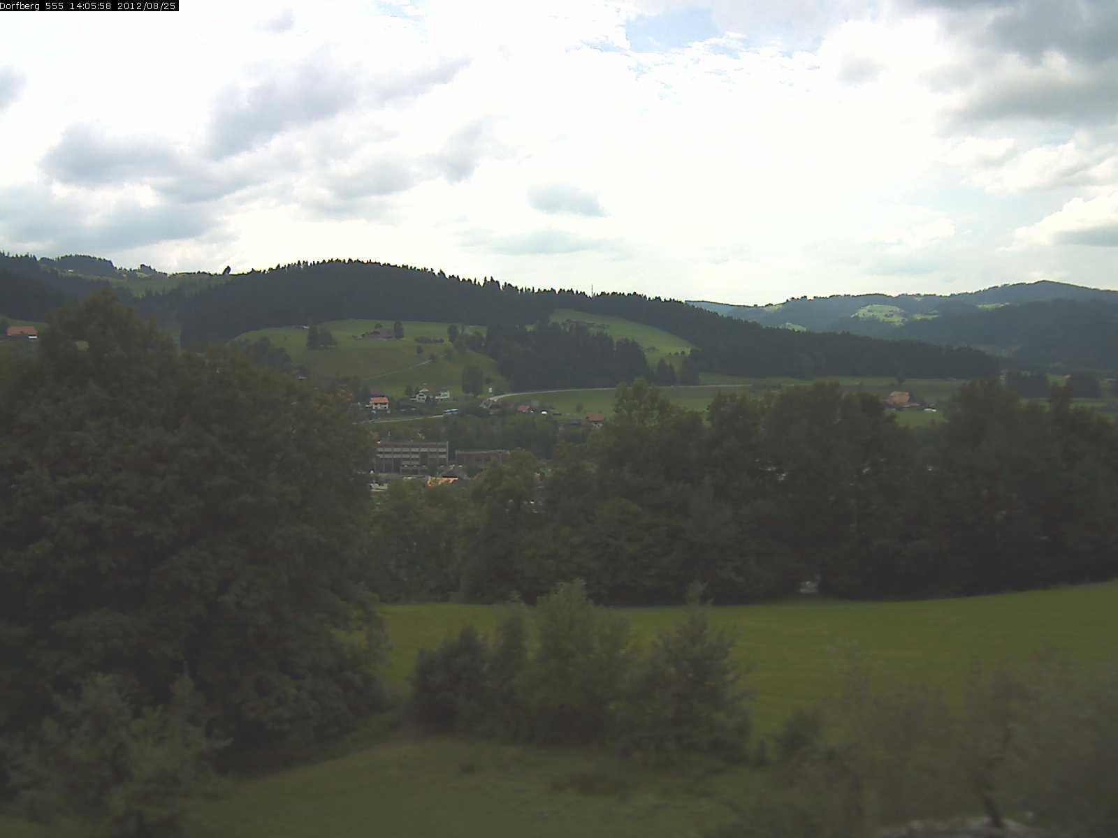 Webcam-Bild: Aussicht vom Dorfberg in Langnau 20120825-140600