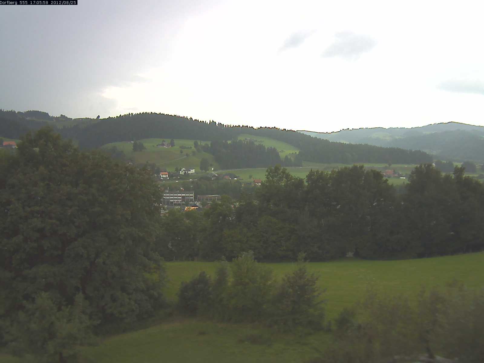 Webcam-Bild: Aussicht vom Dorfberg in Langnau 20120825-170600