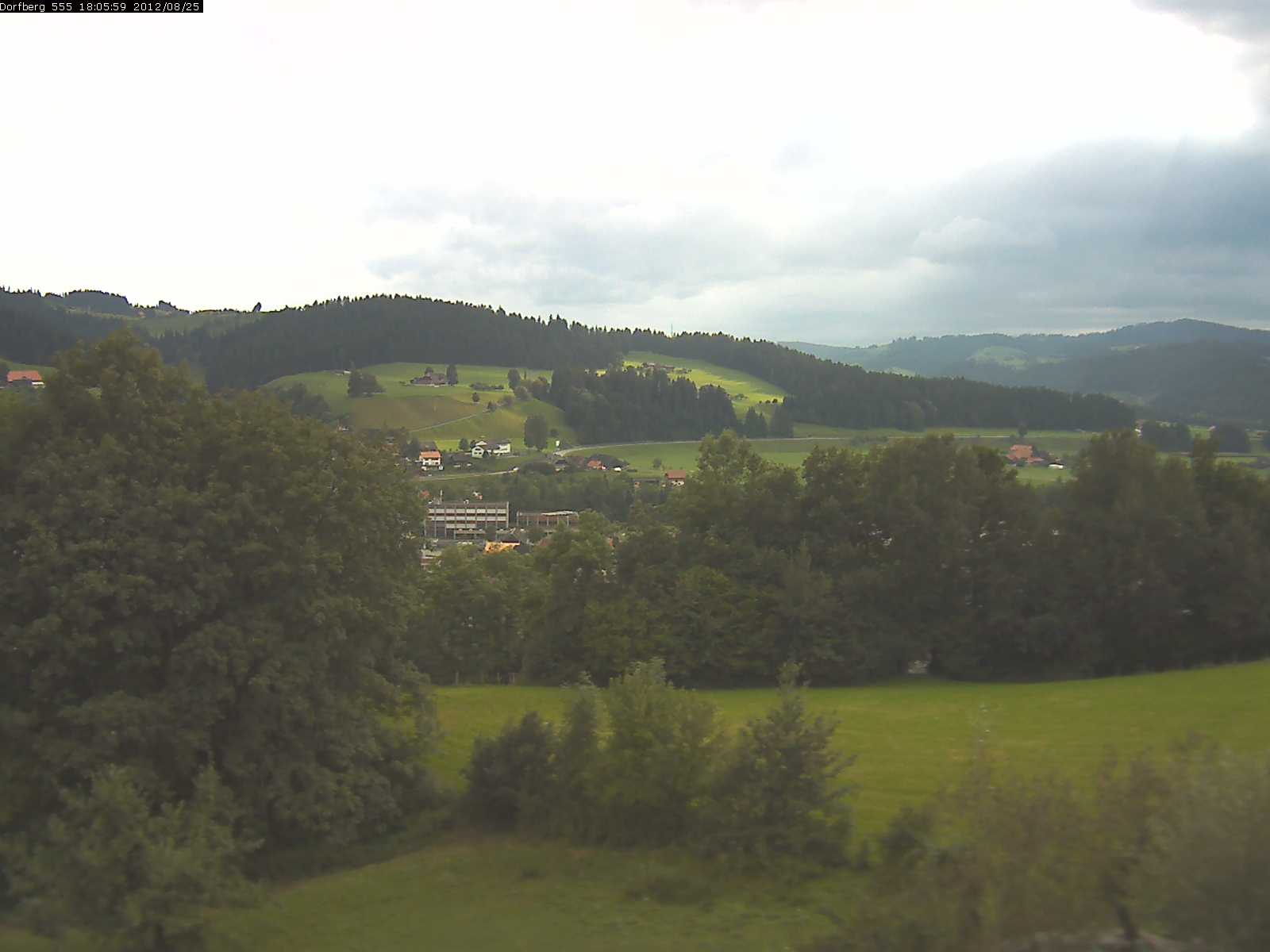 Webcam-Bild: Aussicht vom Dorfberg in Langnau 20120825-180600