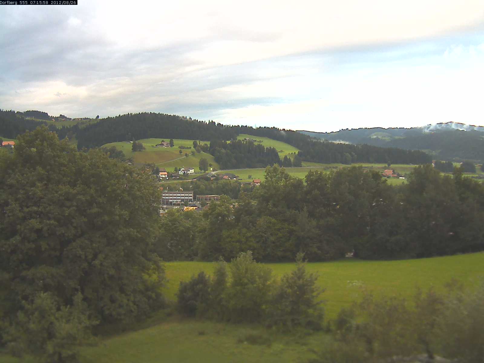 Webcam-Bild: Aussicht vom Dorfberg in Langnau 20120826-071600