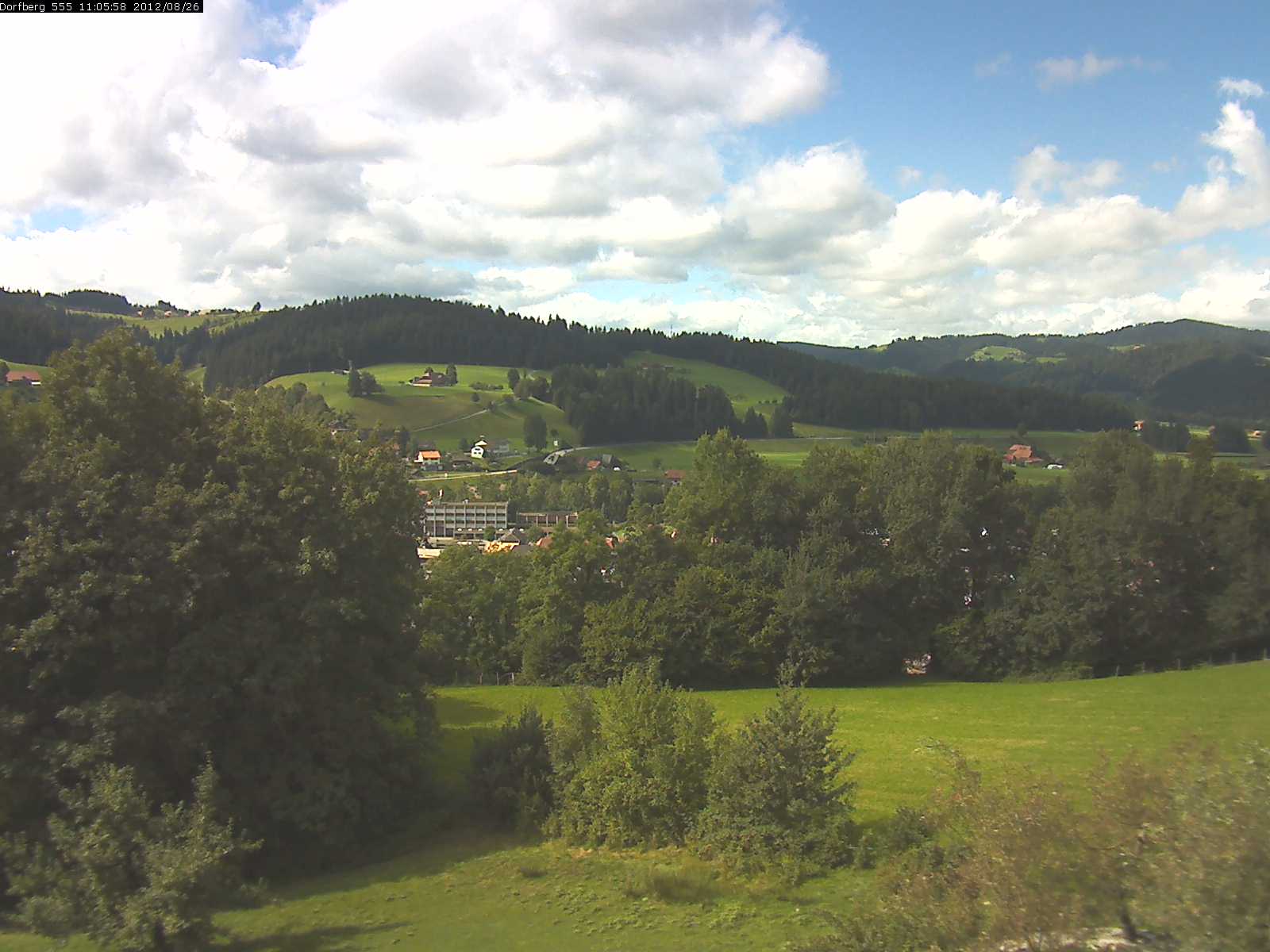Webcam-Bild: Aussicht vom Dorfberg in Langnau 20120826-110600