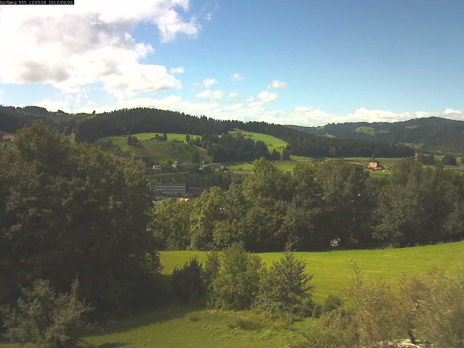 Webcam-Bild: Aussicht vom Dorfberg in Langnau 20120826-120600