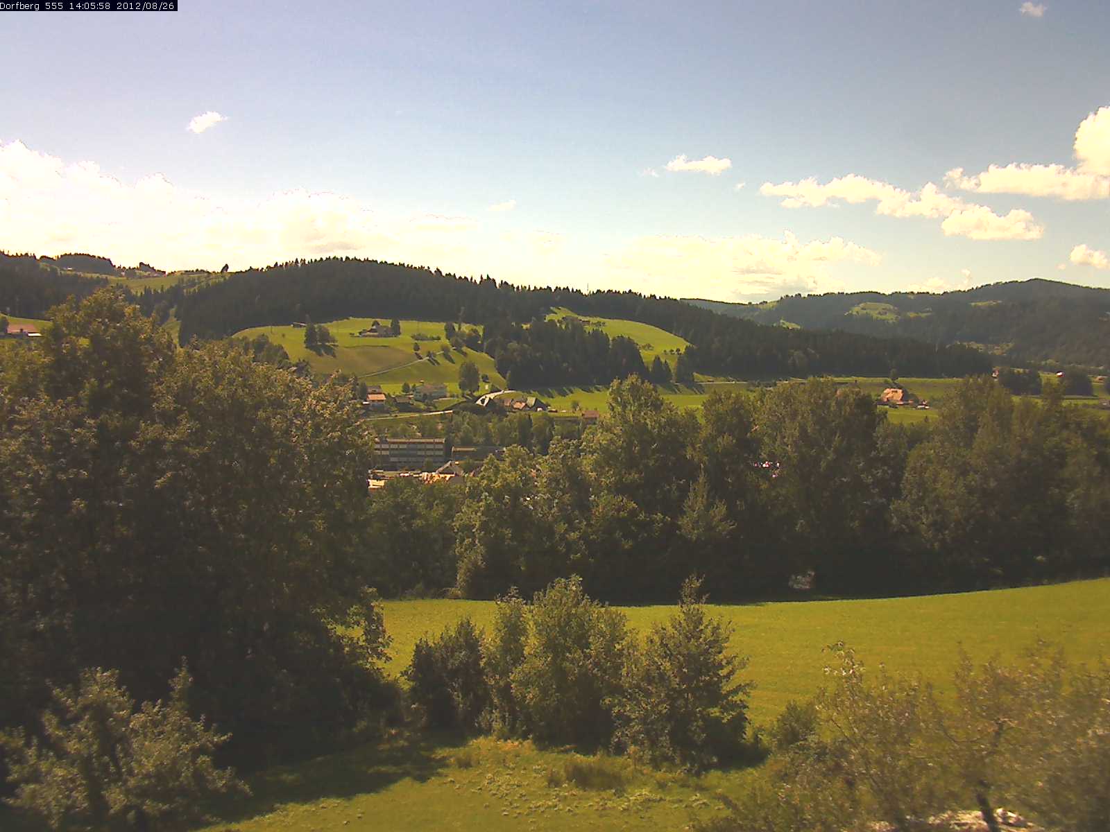 Webcam-Bild: Aussicht vom Dorfberg in Langnau 20120826-140600