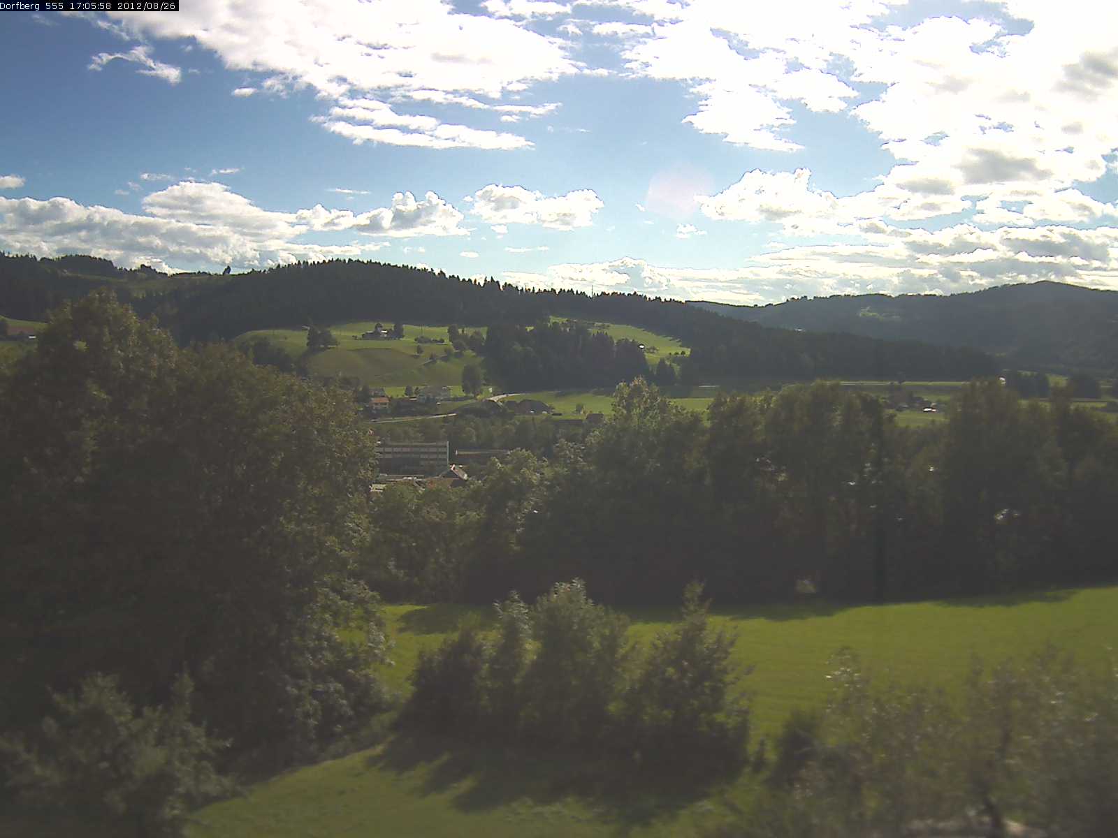 Webcam-Bild: Aussicht vom Dorfberg in Langnau 20120826-170600