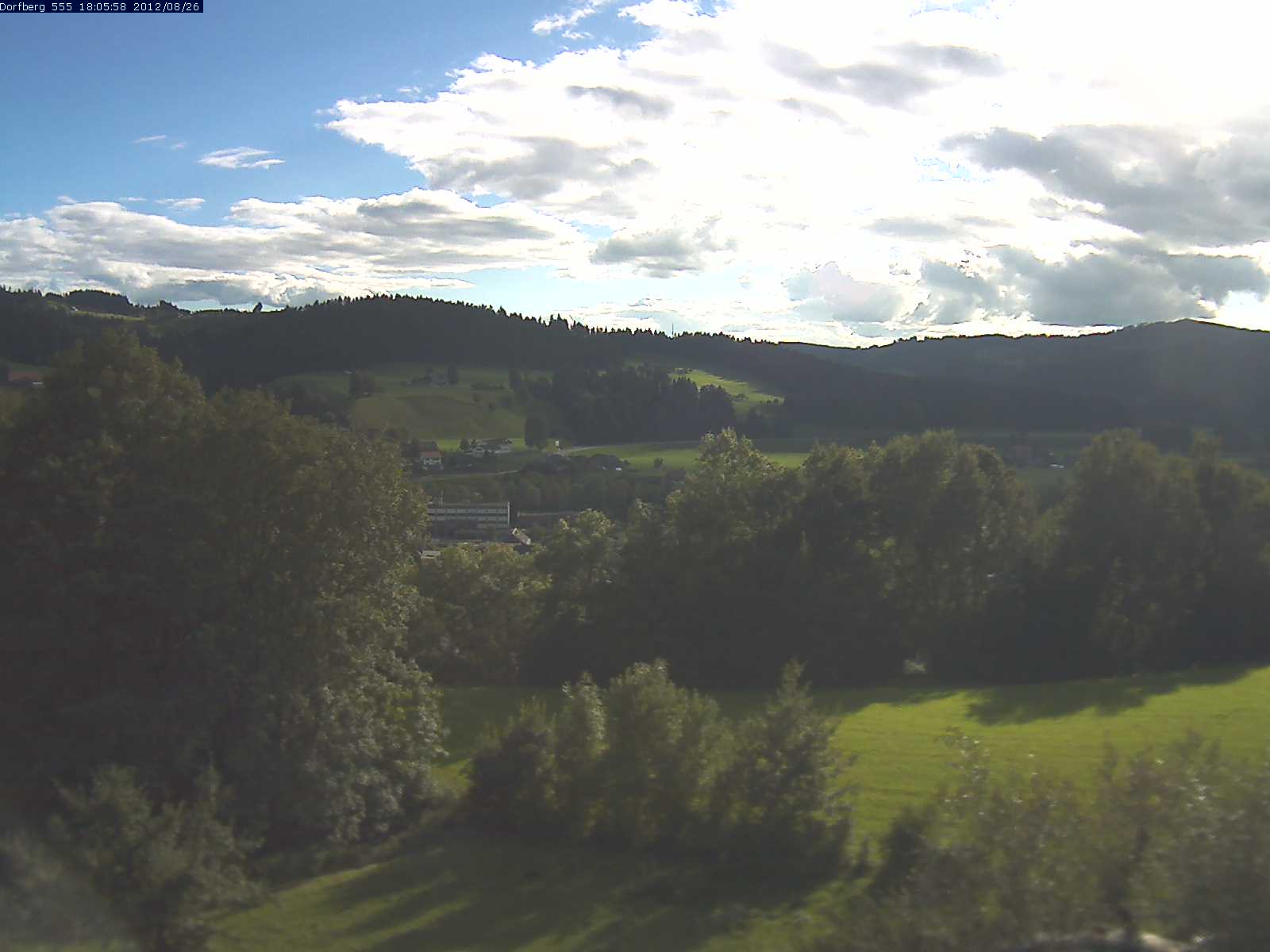 Webcam-Bild: Aussicht vom Dorfberg in Langnau 20120826-180600