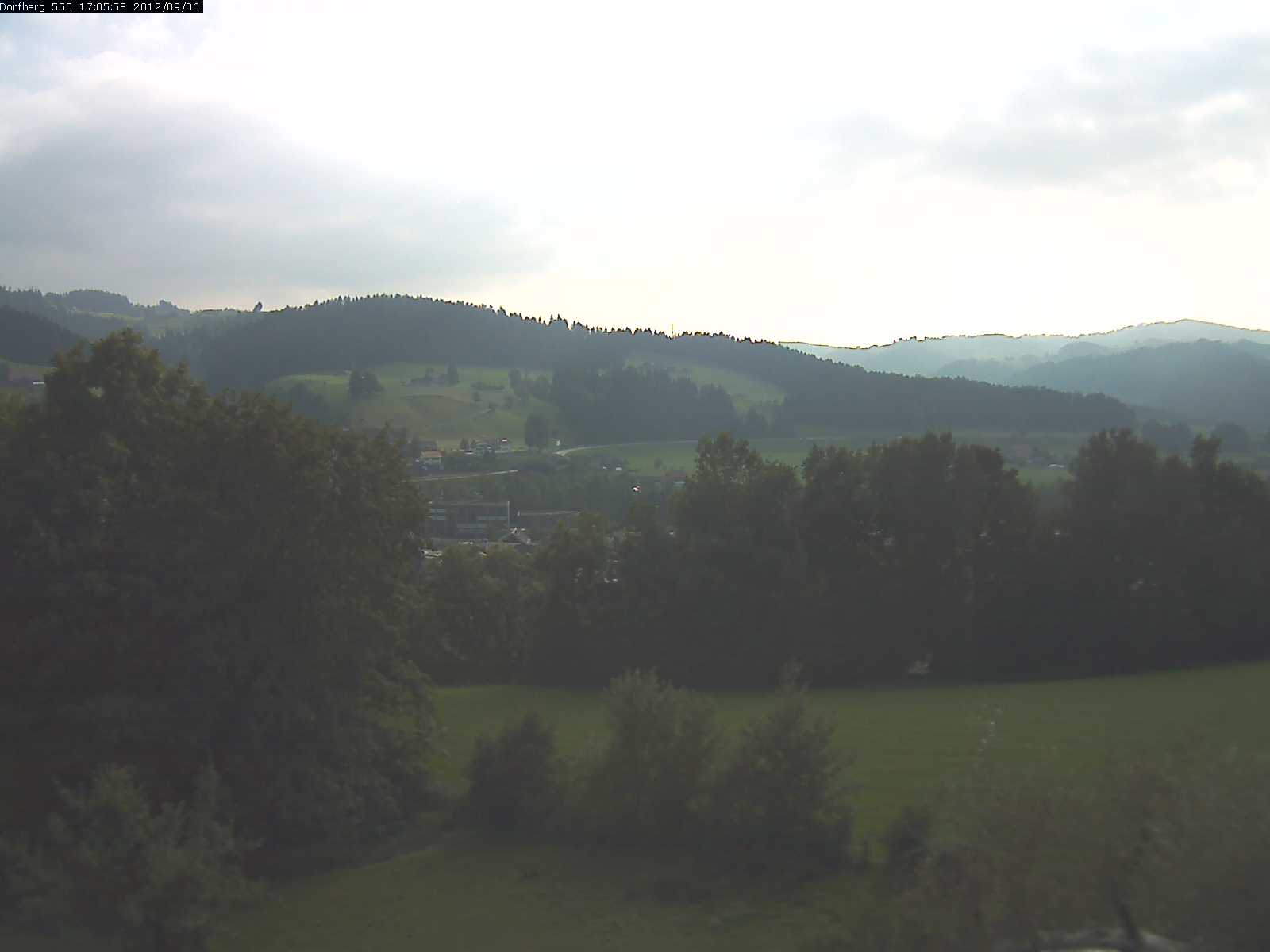 Webcam-Bild: Aussicht vom Dorfberg in Langnau 20120906-170600