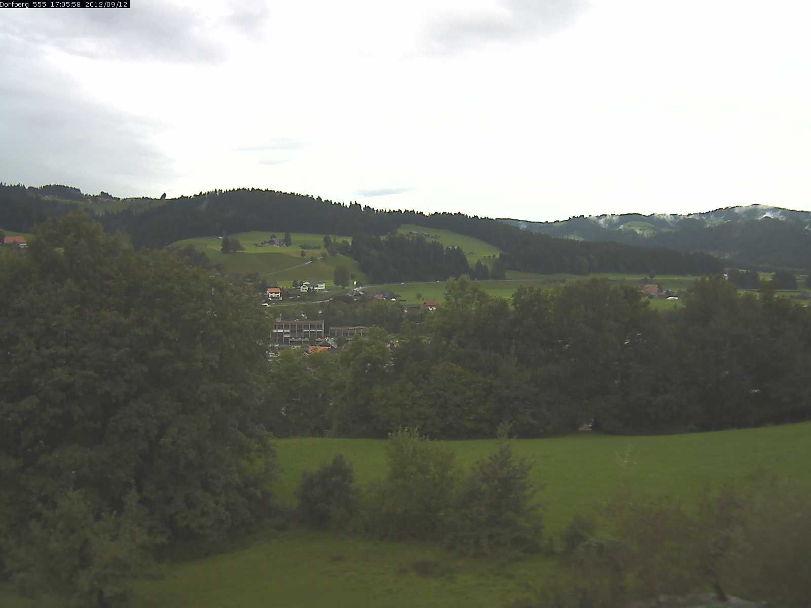 Webcam-Bild: Aussicht vom Dorfberg in Langnau 20120912-170600