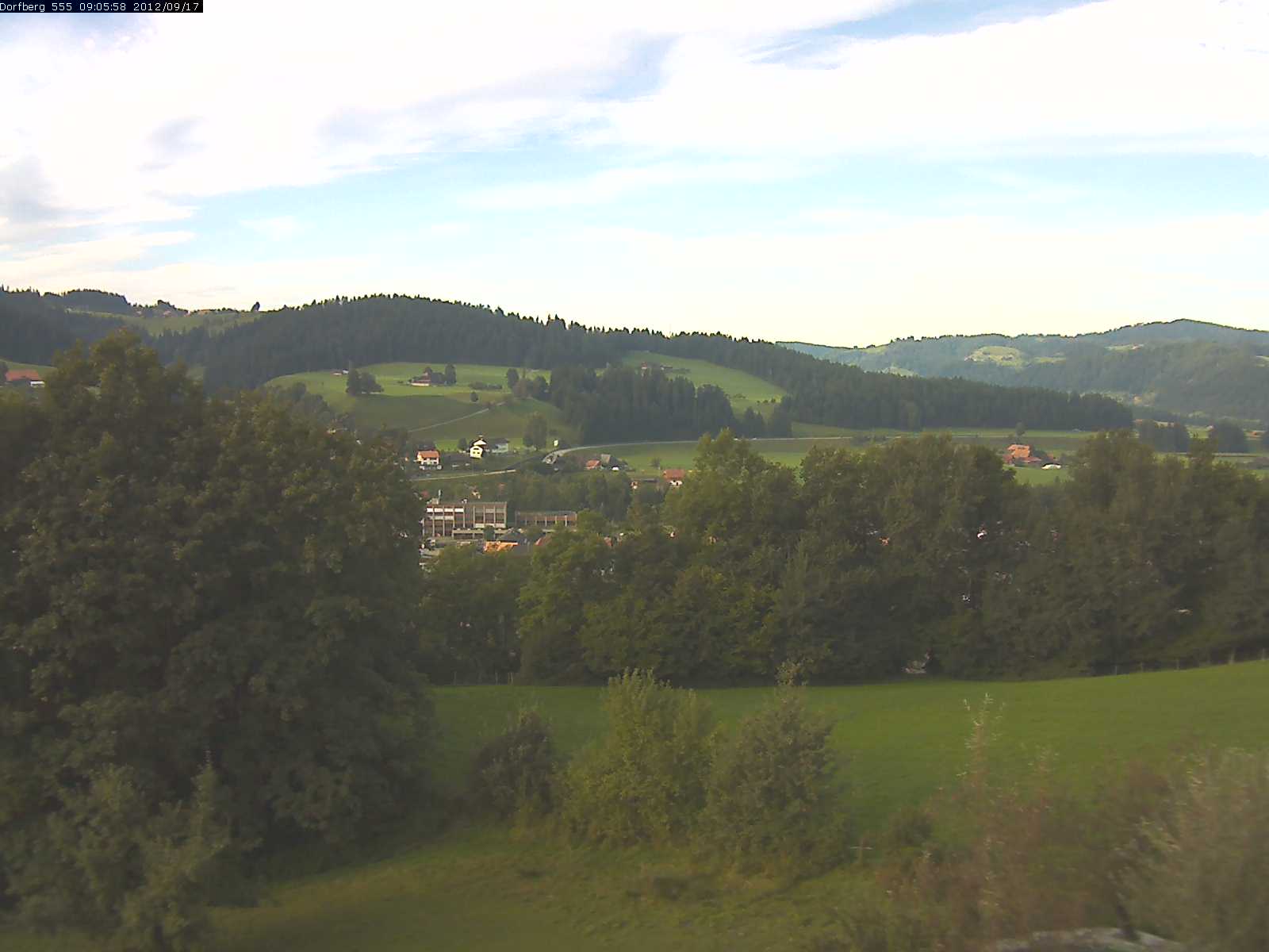 Webcam-Bild: Aussicht vom Dorfberg in Langnau 20120917-090600