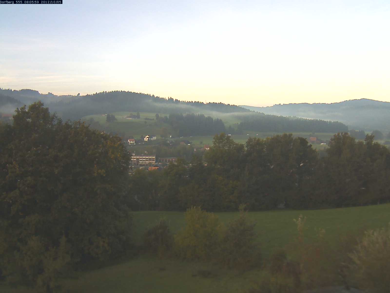 Webcam-Bild: Aussicht vom Dorfberg in Langnau 20121005-080600