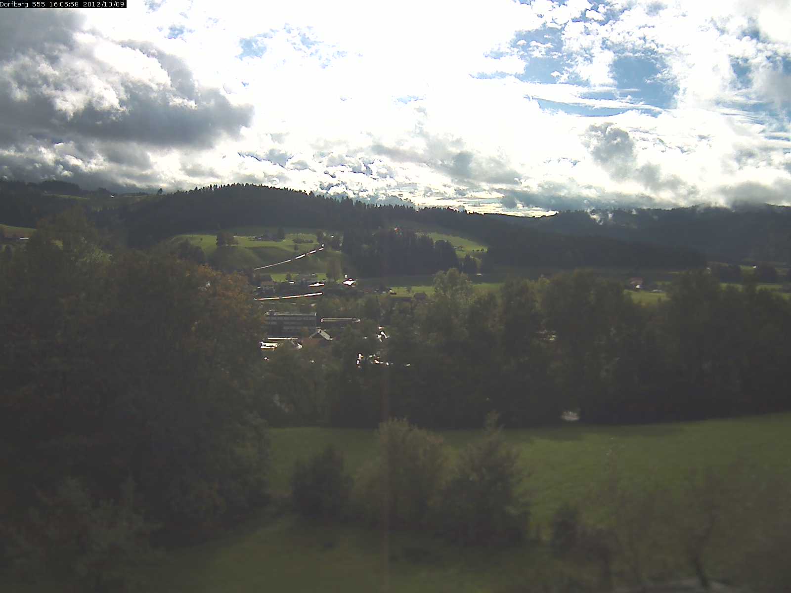 Webcam-Bild: Aussicht vom Dorfberg in Langnau 20121009-160600