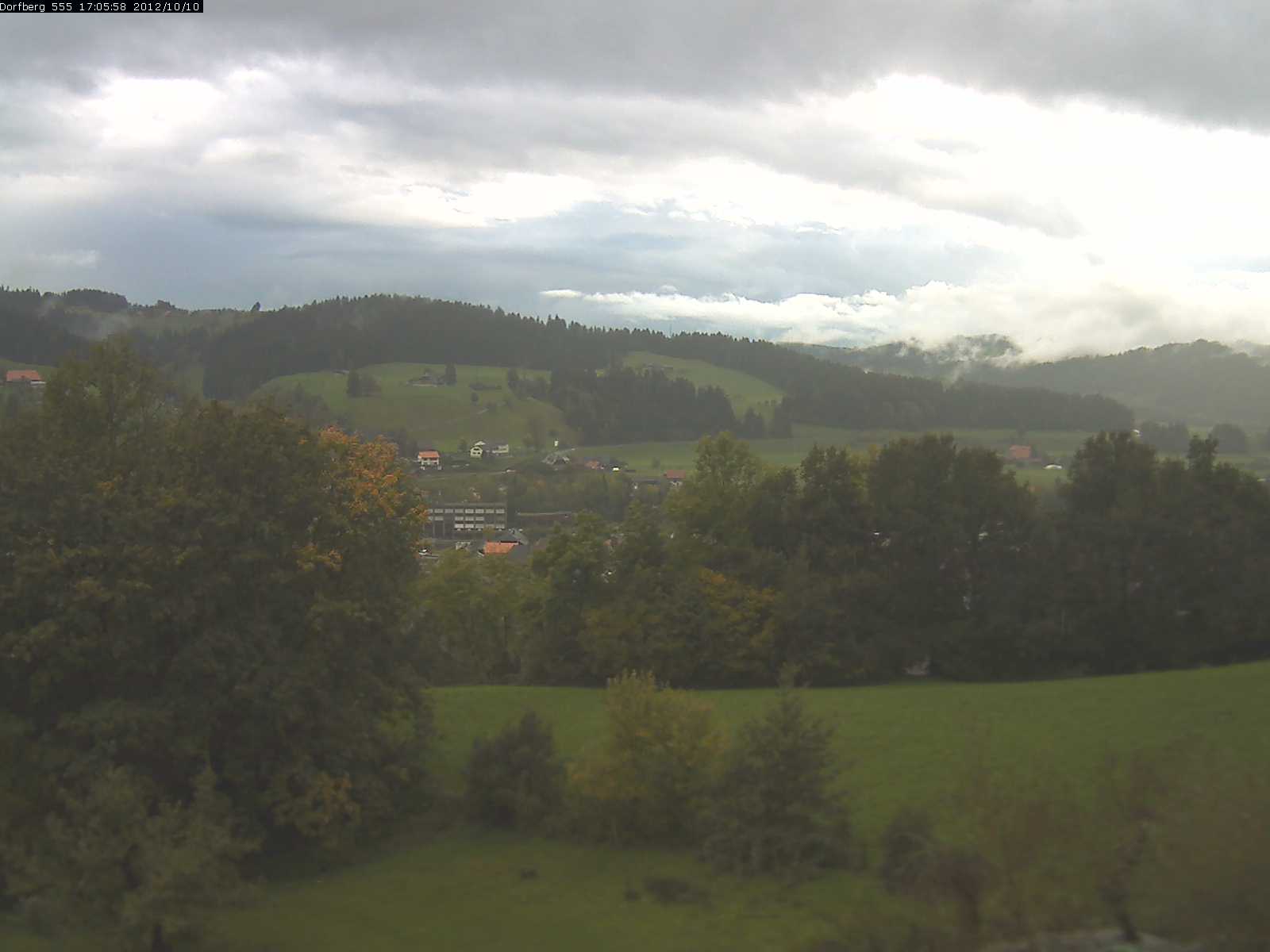 Webcam-Bild: Aussicht vom Dorfberg in Langnau 20121010-170600