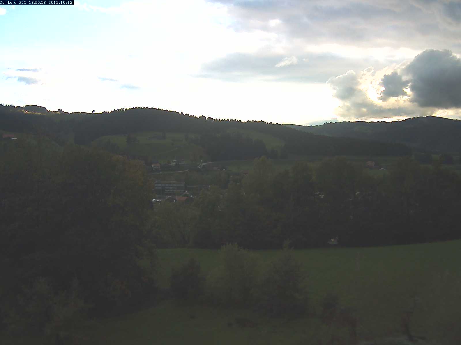 Webcam-Bild: Aussicht vom Dorfberg in Langnau 20121012-180600