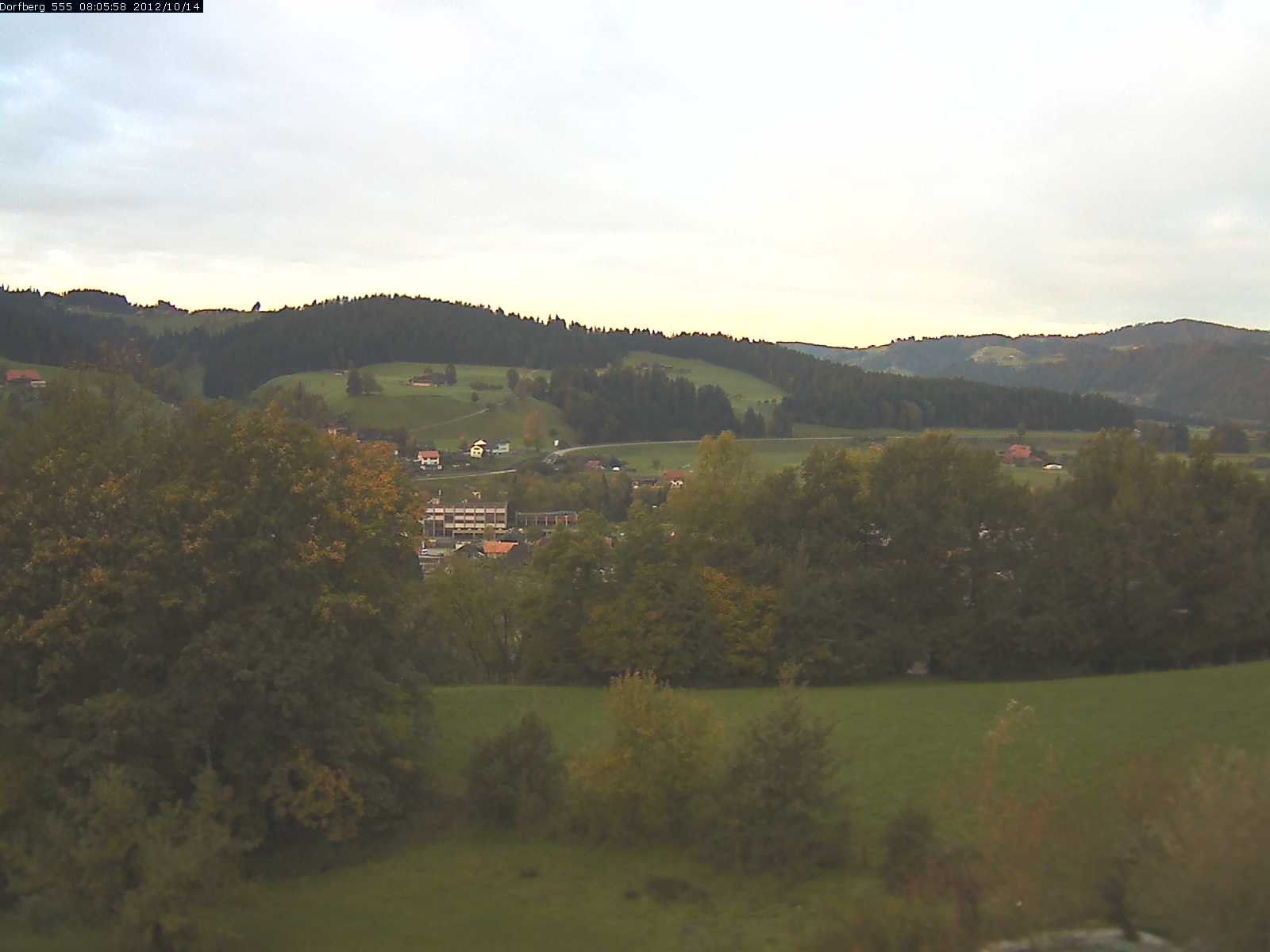 Webcam-Bild: Aussicht vom Dorfberg in Langnau 20121014-080600