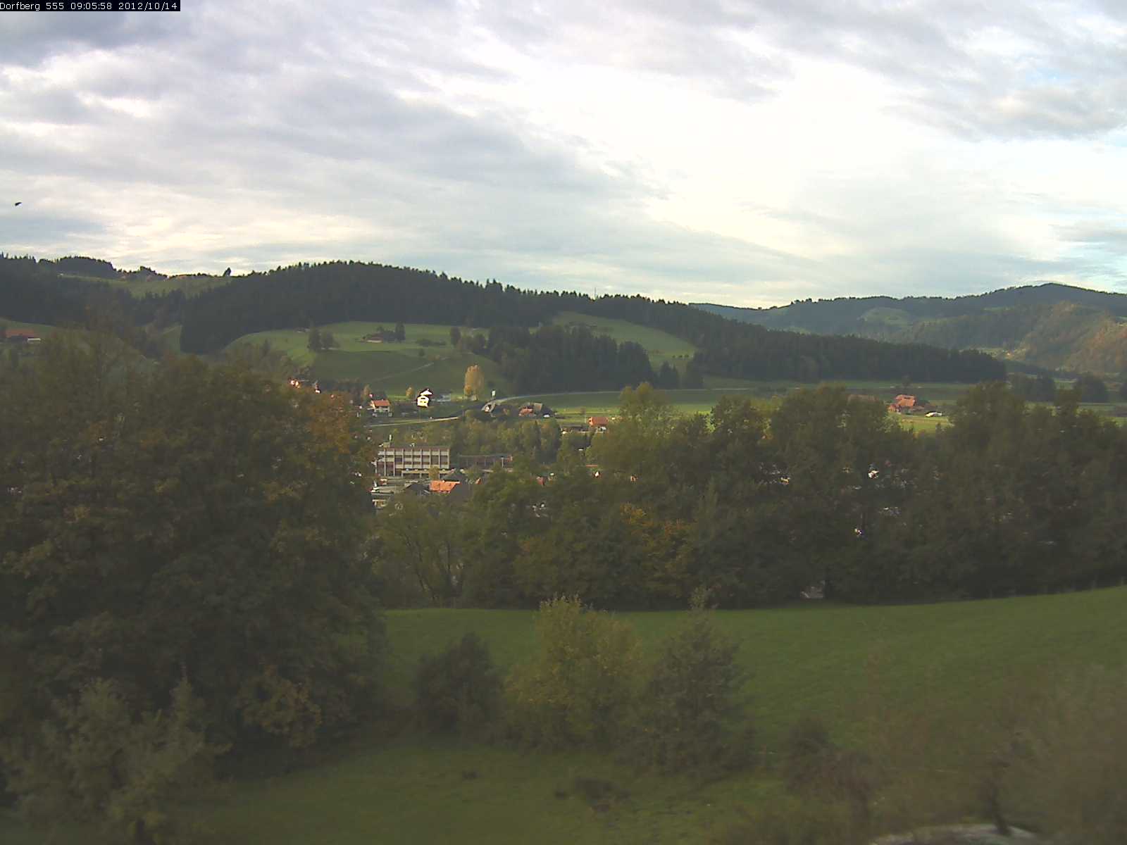 Webcam-Bild: Aussicht vom Dorfberg in Langnau 20121014-090600