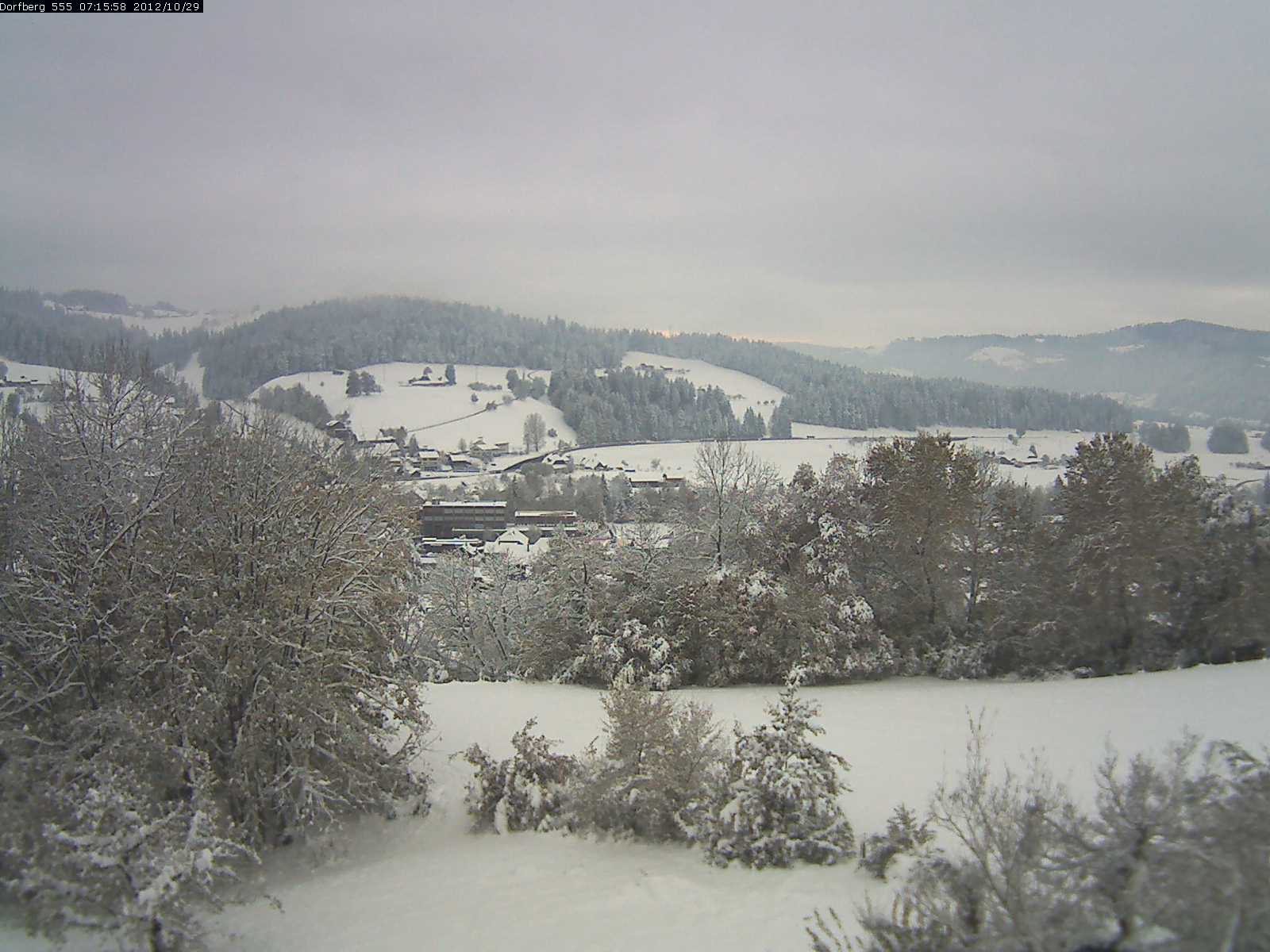 Webcam-Bild: Aussicht vom Dorfberg in Langnau 20121029-071600