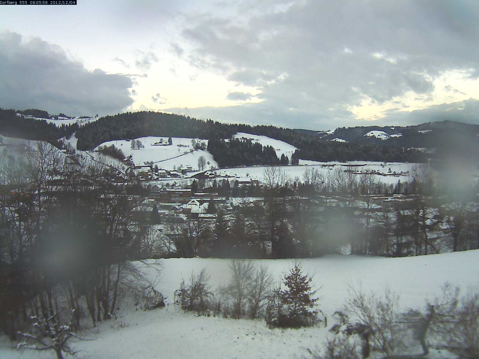 Webcam-Bild: Aussicht vom Dorfberg in Langnau 20121204-080600