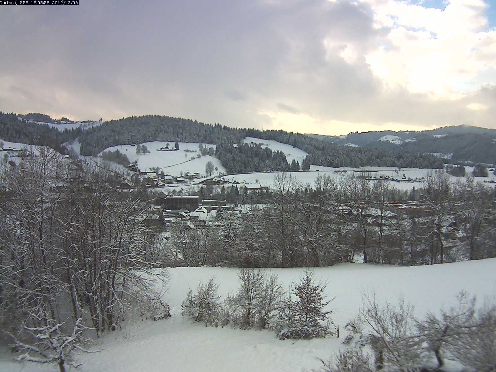 Webcam-Bild: Aussicht vom Dorfberg in Langnau 20121206-150600