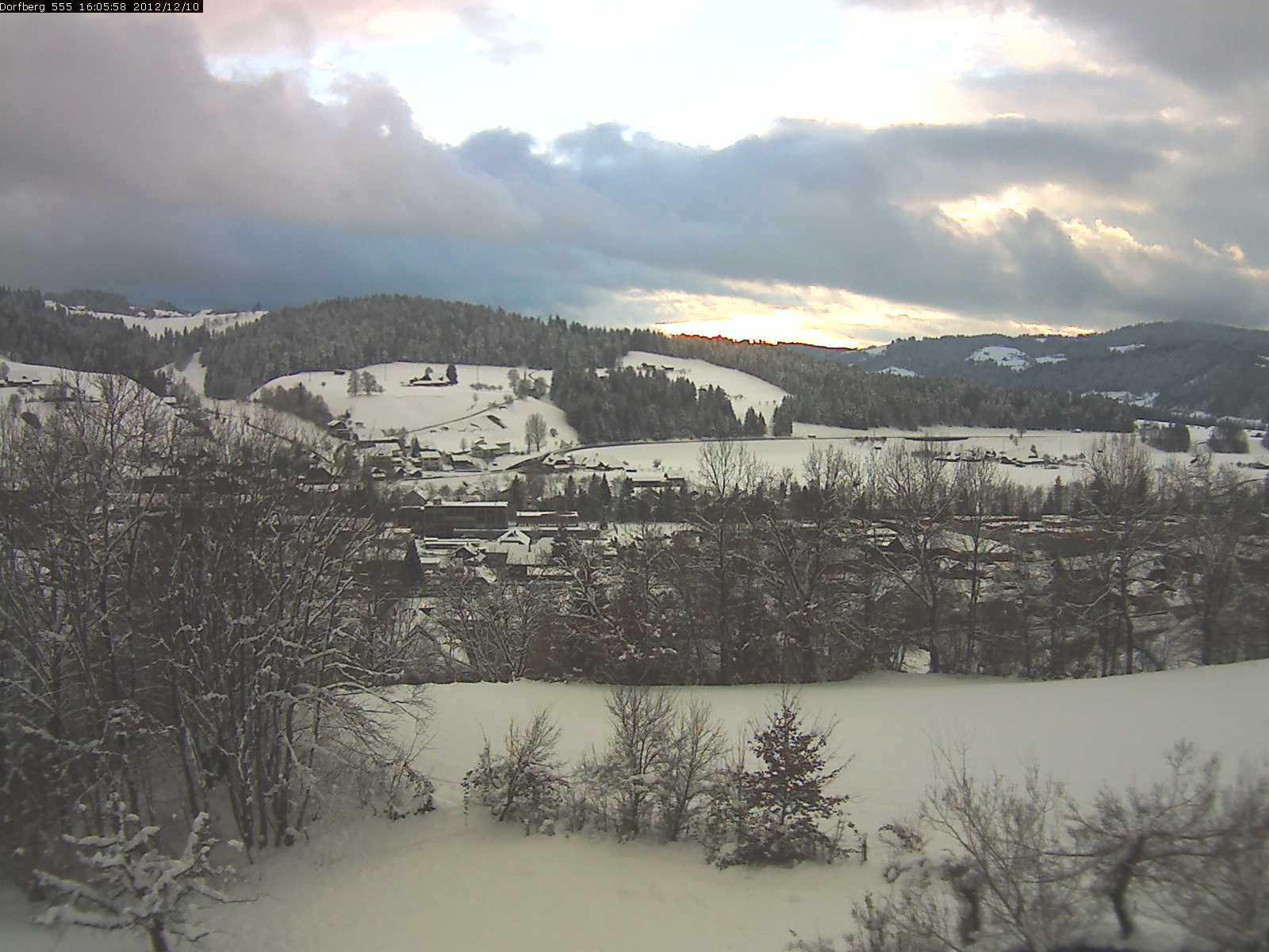Webcam-Bild: Aussicht vom Dorfberg in Langnau 20121210-160600